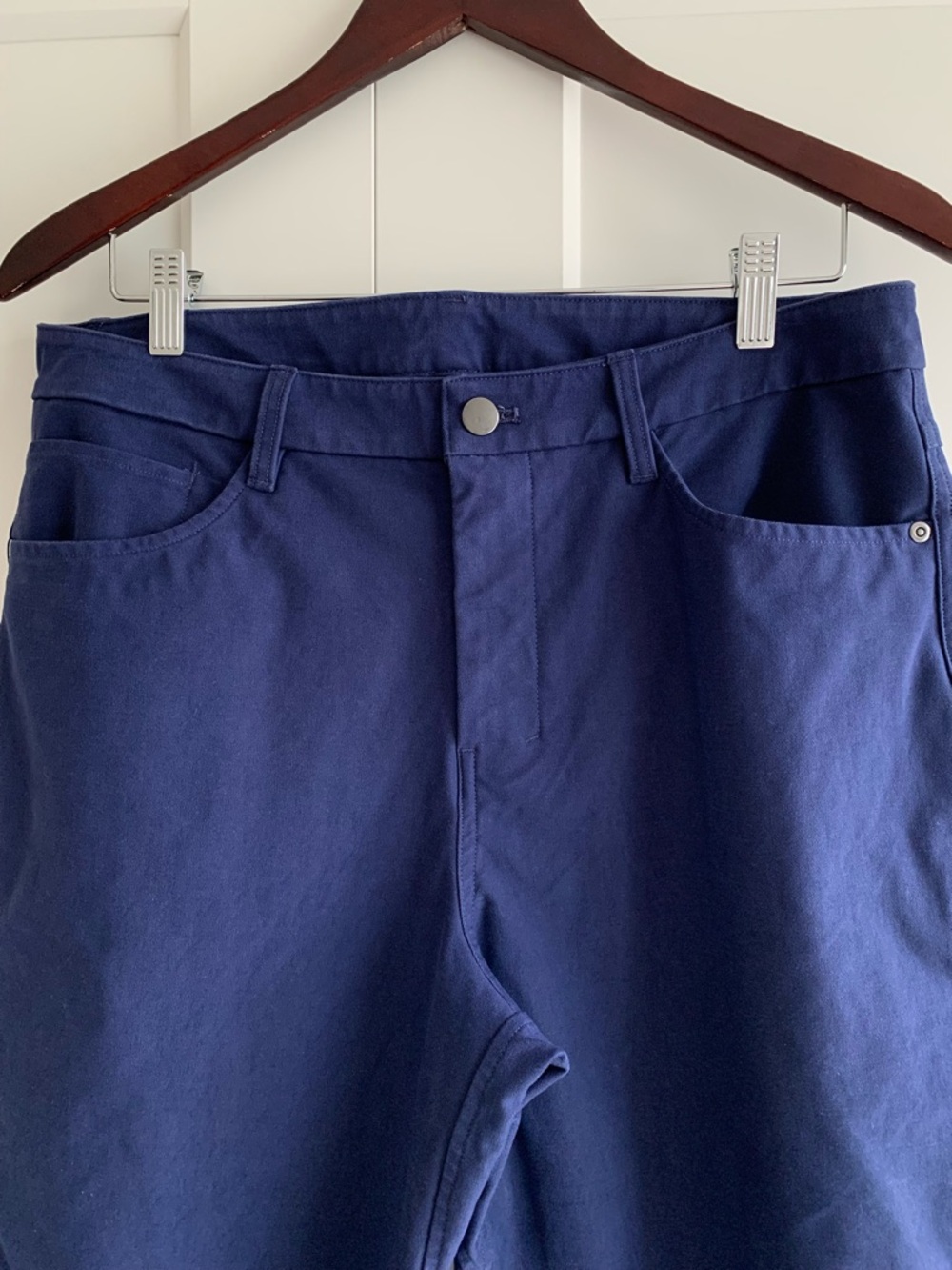 Lululemon ABC Classic Fit  Chino Stretchy Navy men’s Pants size 32 inseam 28”